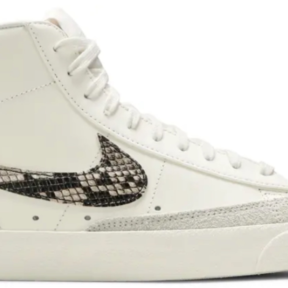 Nike blazers - Size 8